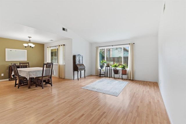 2926 Snowbrook Ct, Stockton, CA 95219