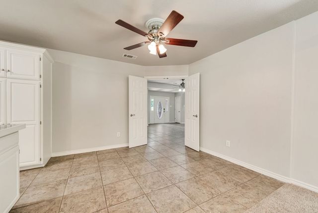 301 South Circle, Grandview, TX 76050