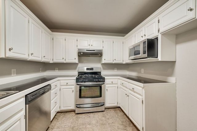 301 South Circle, Grandview, TX 76050