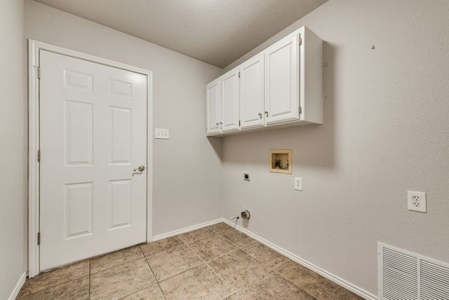 301 South Circle, Grandview, TX 76050