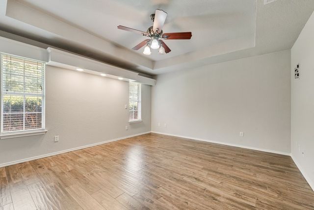 301 South Circle, Grandview, TX 76050