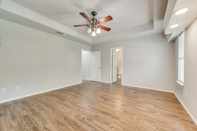 301 South Circle, Grandview, TX 76050