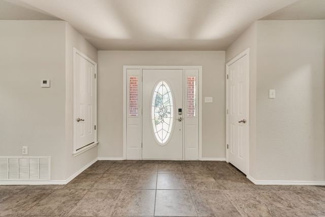 301 South Circle, Grandview, TX 76050