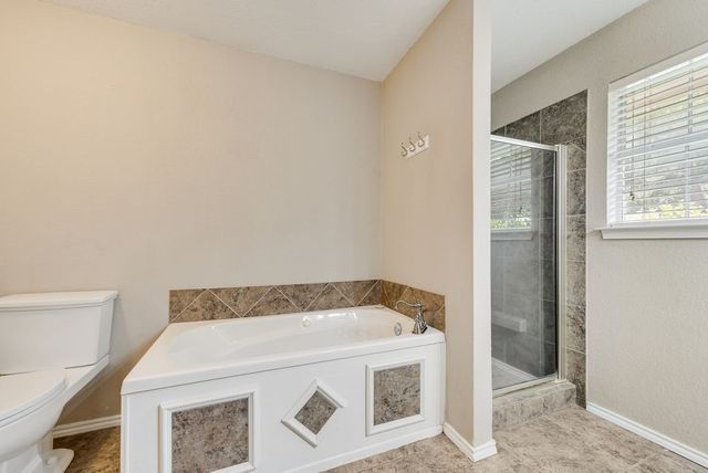 301 South Circle, Grandview, TX 76050