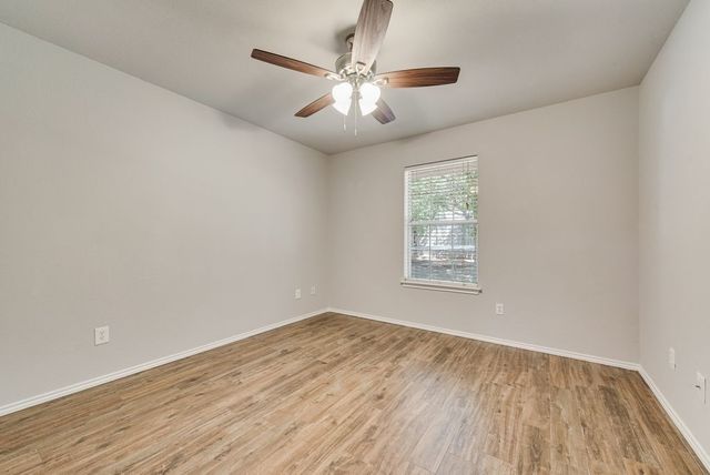 301 South Circle, Grandview, TX 76050