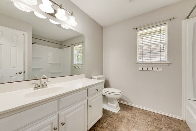 301 South Circle, Grandview, TX 76050