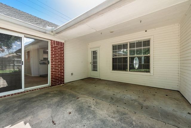 301 South Circle, Grandview, TX 76050
