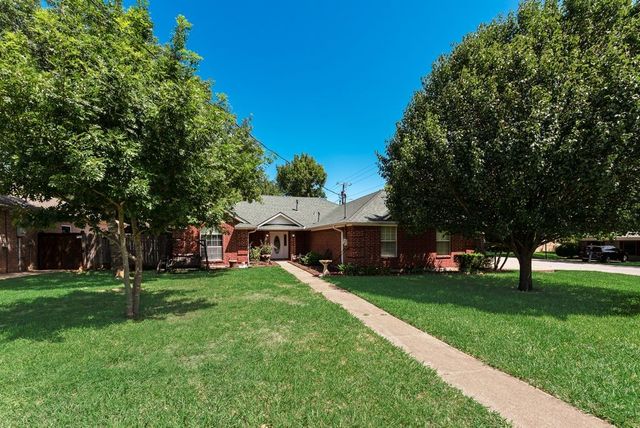 301 South Circle, Grandview, TX 76050