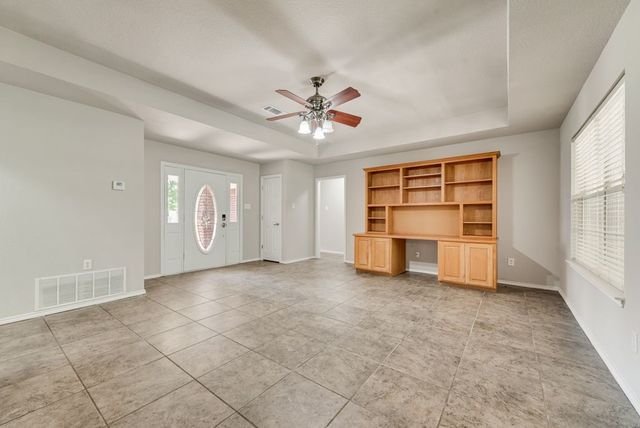 301 South Circle, Grandview, TX 76050