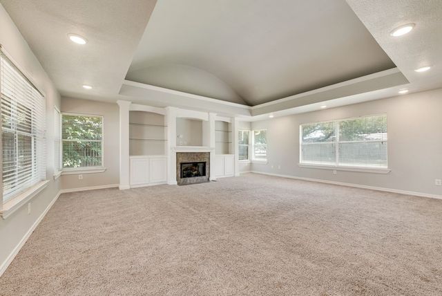 301 South Circle, Grandview, TX 76050