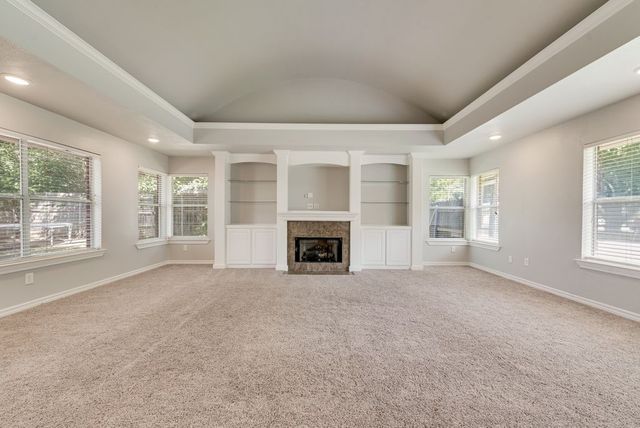 301 South Circle, Grandview, TX 76050