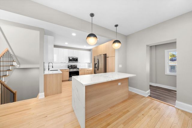 3006 N Sayre Avenue, Chicago, IL 60634