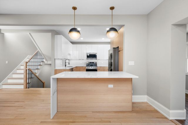 3006 N Sayre Avenue, Chicago, IL 60634