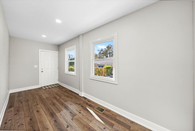 3006 N Sayre Avenue, Chicago, IL 60634