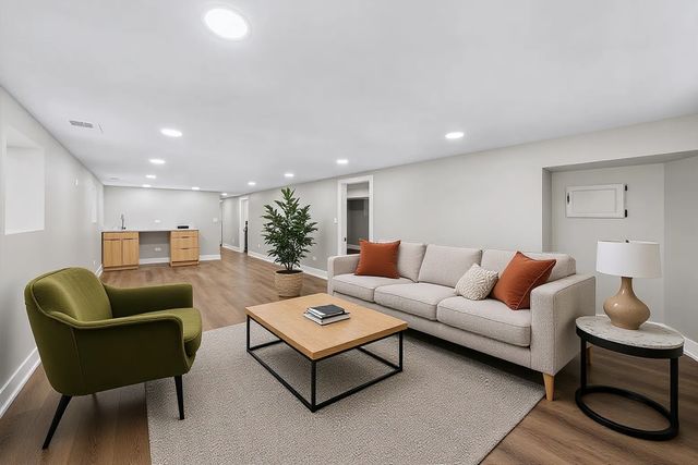 3006 N Sayre Avenue, Chicago, IL 60634