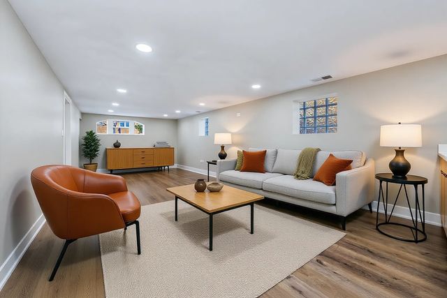 3006 N Sayre Avenue, Chicago, IL 60634