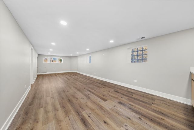 3006 N Sayre Avenue, Chicago, IL 60634