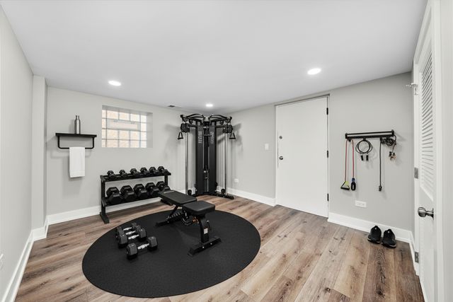 3006 N Sayre Avenue, Chicago, IL 60634