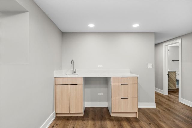 3006 N Sayre Avenue, Chicago, IL 60634