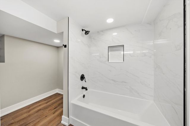 3006 N Sayre Avenue, Chicago, IL 60634