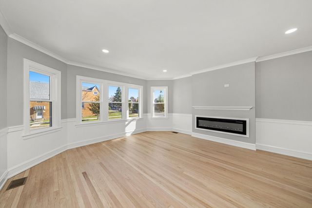 3006 N Sayre Avenue, Chicago, IL 60634