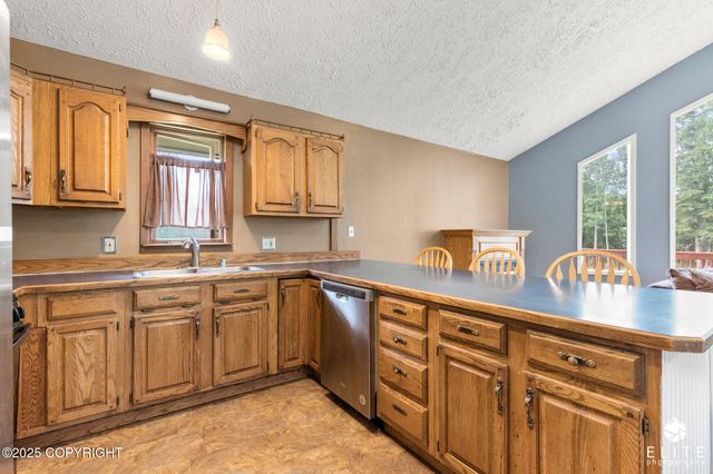 3021 N Arctic Fox Drive, Wasilla, AK 99654