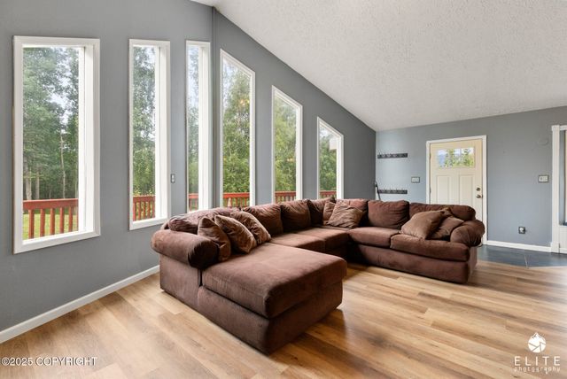 3021 N Arctic Fox Drive, Wasilla, AK 99654