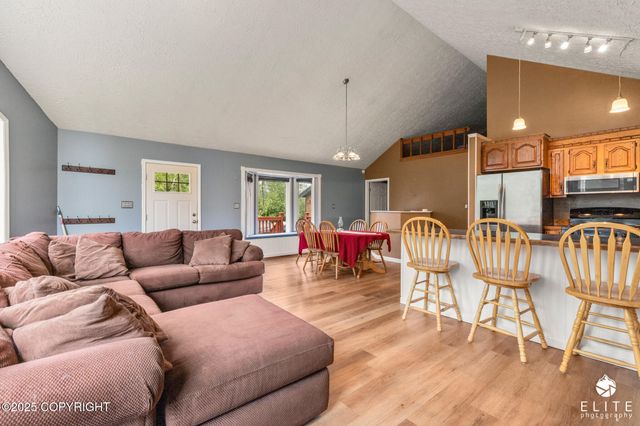 3021 N Arctic Fox Drive, Wasilla, AK 99654