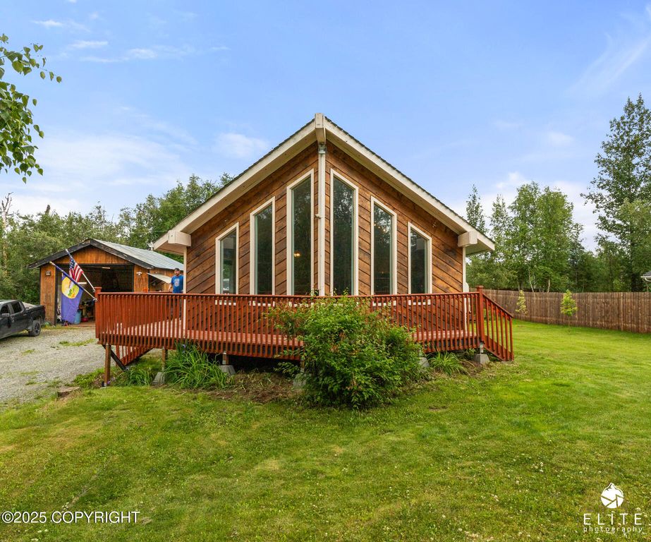 3021 N Arctic Fox Drive, Wasilla, AK 99654