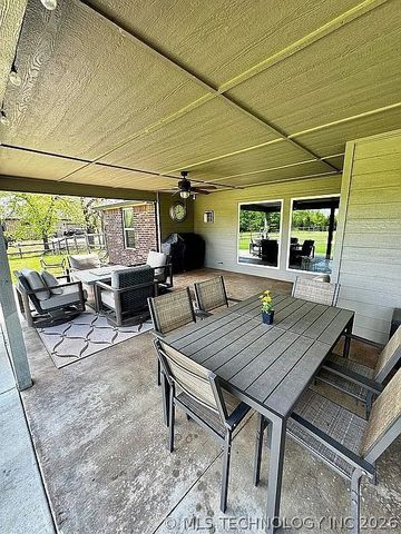 14823 E Fieldstone Drive N, Claremore, OK 74017
