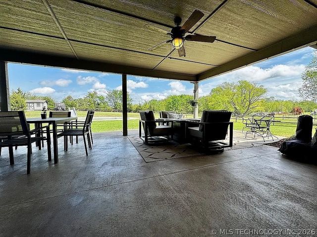 14823 E Fieldstone Drive N, Claremore, OK 74017