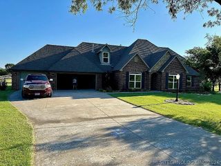 14823 E Fieldstone Drive N, Claremore, OK 74017