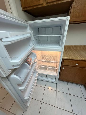 3720 Inverrary Dr 2K, Lauderhill, FL 33319