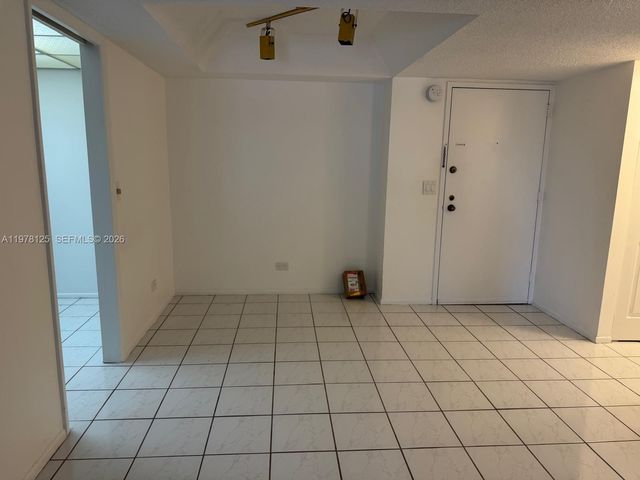 3720 Inverrary Dr 2K, Lauderhill, FL 33319