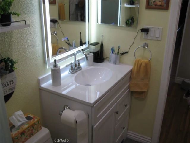 11408 214th, Lakewood, CA 90715