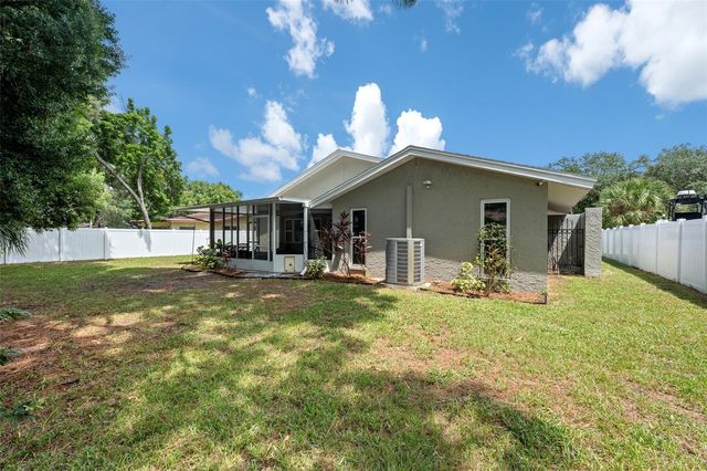 425 WAYFARER COURT, Tarpon Springs, FL 34689