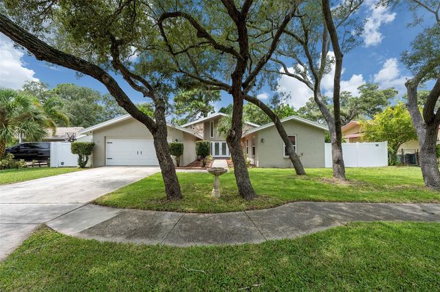 425 WAYFARER COURT, Tarpon Springs, FL 34689