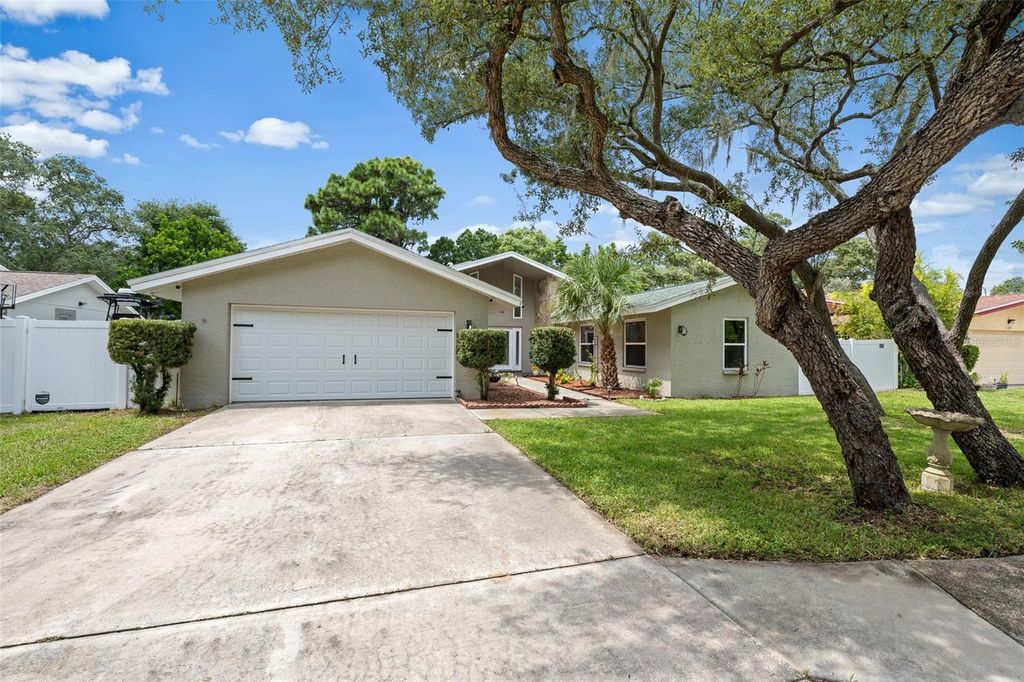 425 WAYFARER COURT, Tarpon Springs, FL 34689