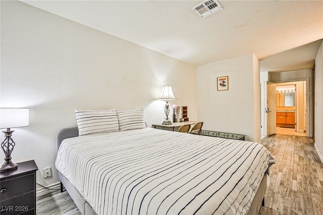 6969 Grassy Knoll Street, Las Vegas, NV 89147