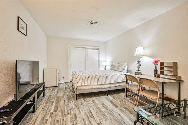 6969 Grassy Knoll Street, Las Vegas, NV 89147