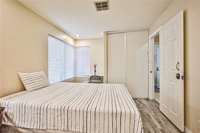 6969 Grassy Knoll Street, Las Vegas, NV 89147