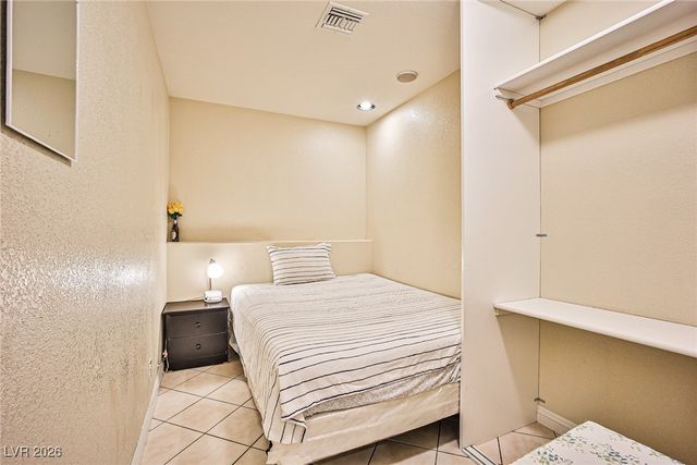 6969 Grassy Knoll Street, Las Vegas, NV 89147