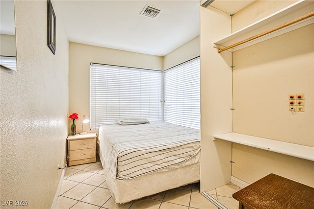 6969 Grassy Knoll Street, Las Vegas, NV 89147