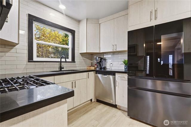 5506 5th Avenue NW, Seattle, WA 98017