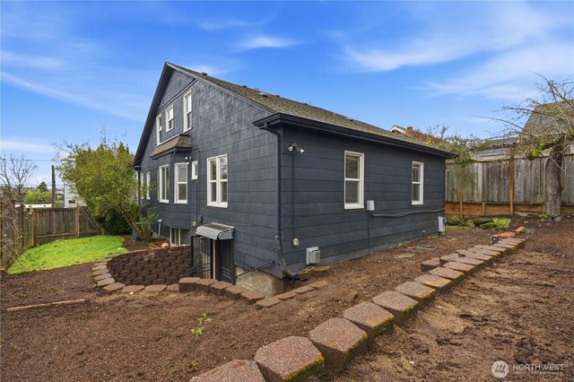 5506 5th Avenue NW, Seattle, WA 98017