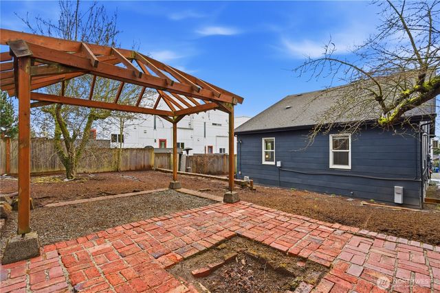 5506 5th Avenue NW, Seattle, WA 98017