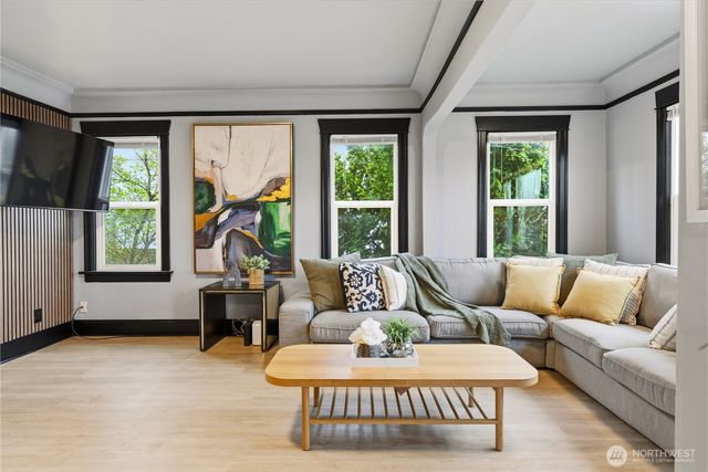 5506 5th Avenue NW, Seattle, WA 98017