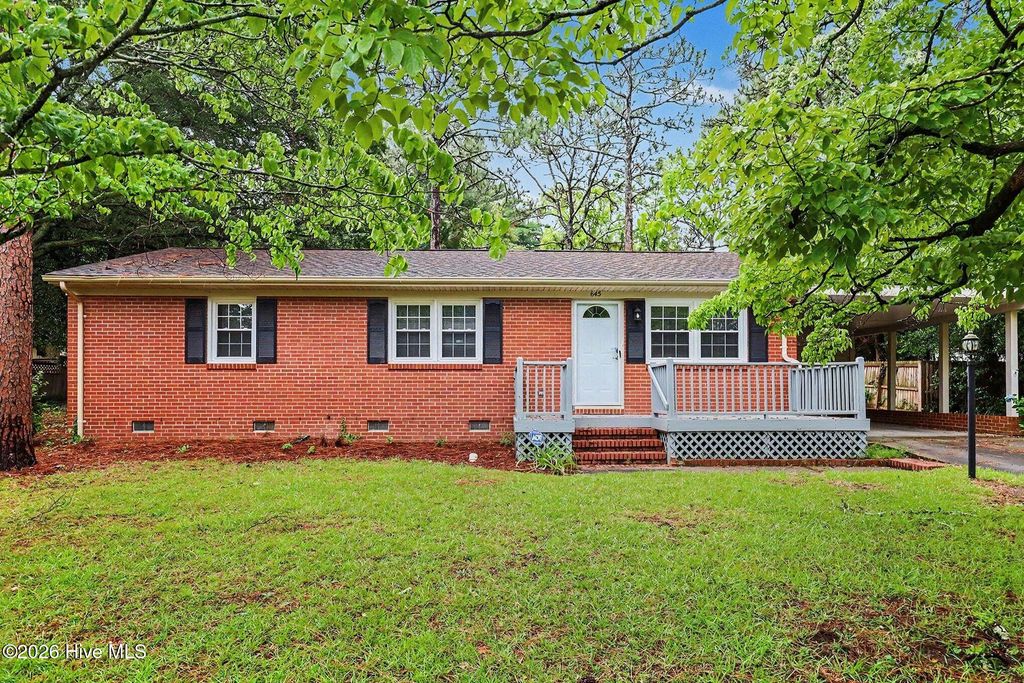 645 N Page Street, Southern Pines, NC 28387
