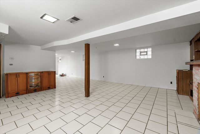 2031 W James Street, Chicago, IL 60609