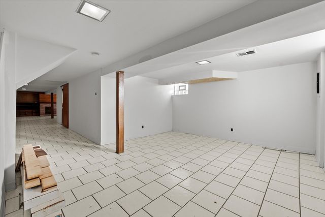 2031 W James Street, Chicago, IL 60609